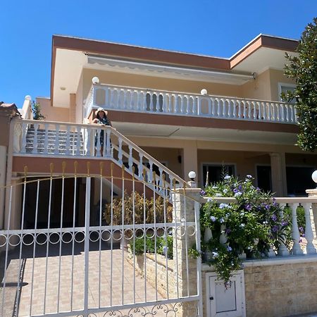 Pami Apartment Néa Péramos Екстериор снимка