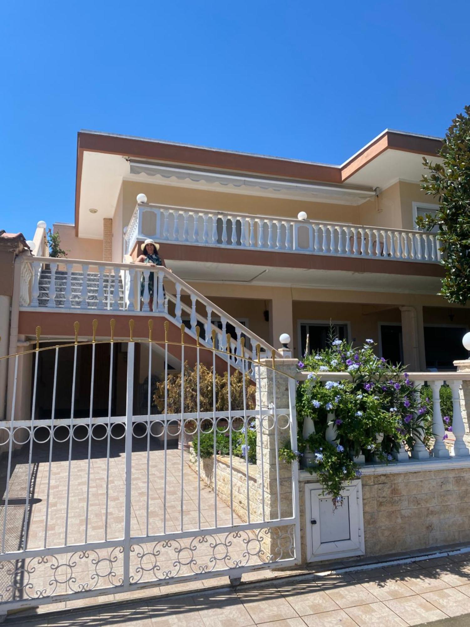 Pami Apartment Néa Péramos Екстериор снимка