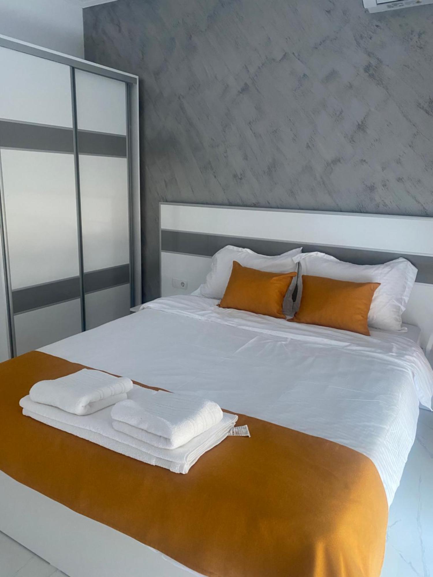 Pami Apartment Néa Péramos Екстериор снимка
